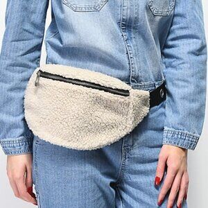 Empyre Onnie Sherpa Grommet Fanny Pack NWT